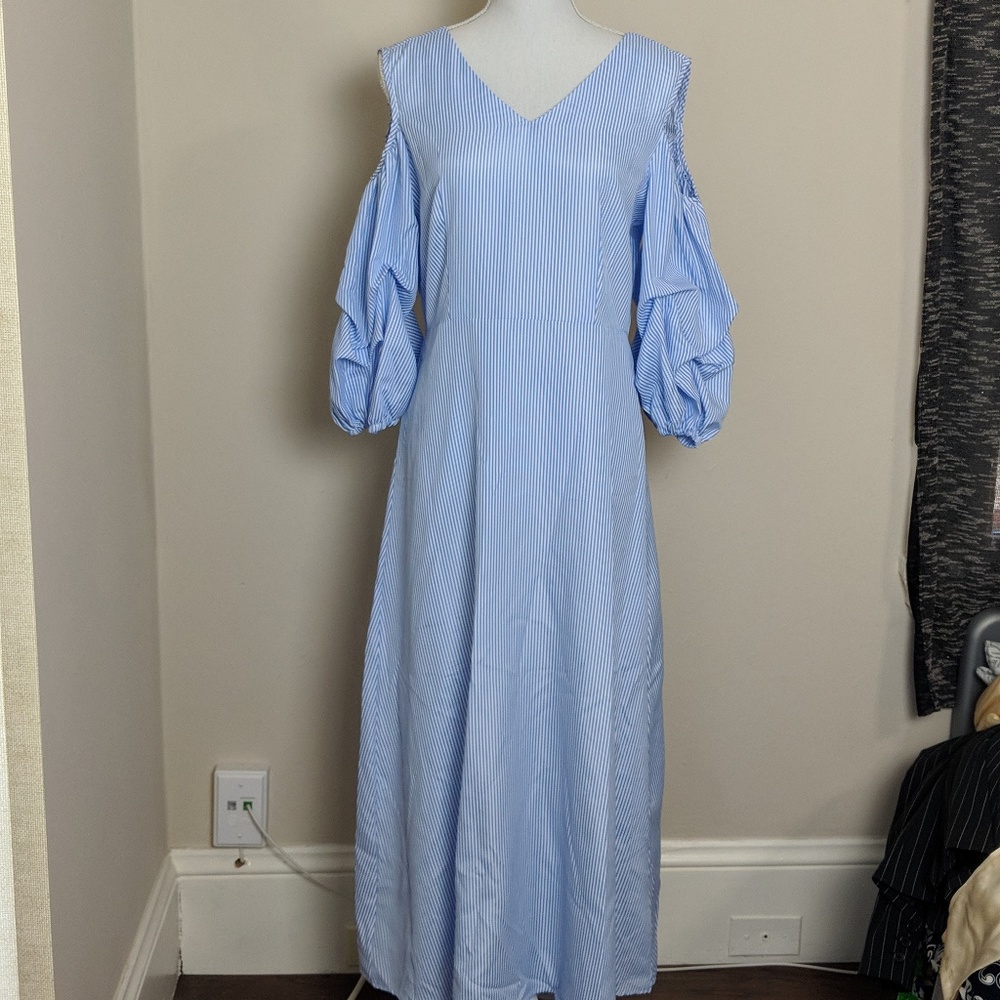 Boohoo Cold-Shoulder Maxi Dress